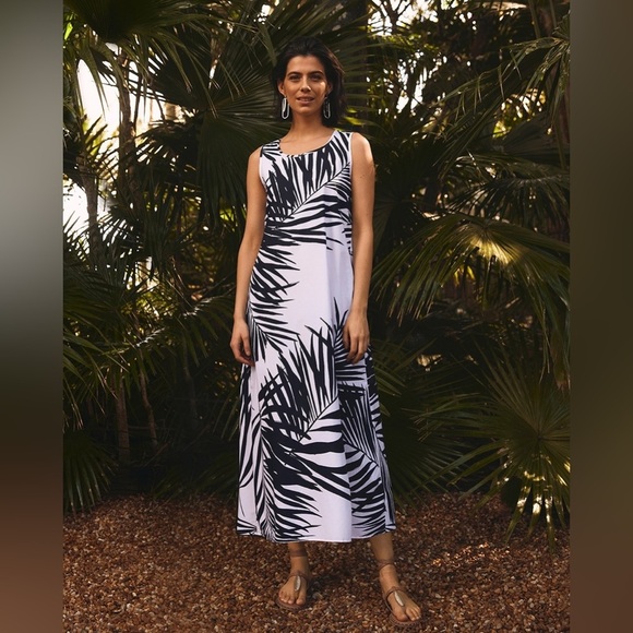 Chico’s Palm Print Back Tier Mini Dress in Navy and White, size 0.5/US 6, NWT! - Picture 1 of 11